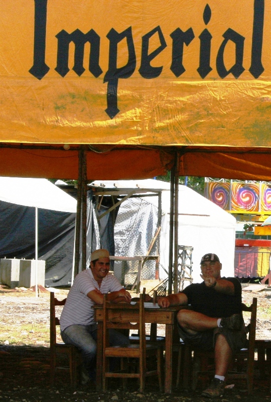 pollo y ale.jpg