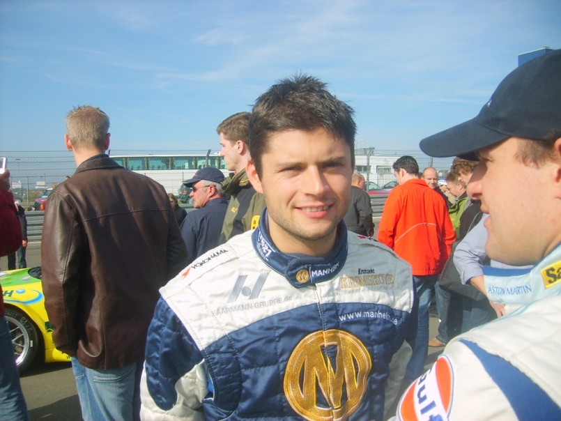 Pierre Kaffer, gran piloto profecional, manejo uno de los manthey Porsche.