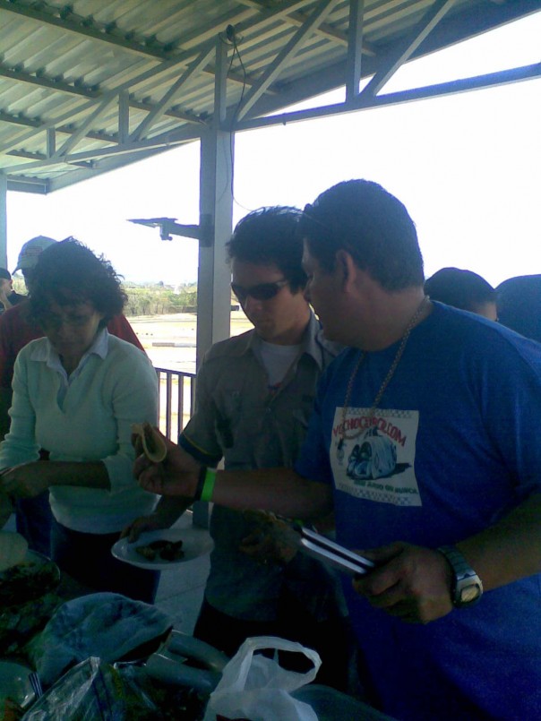 Los cosineros monchandose nuestra jama!