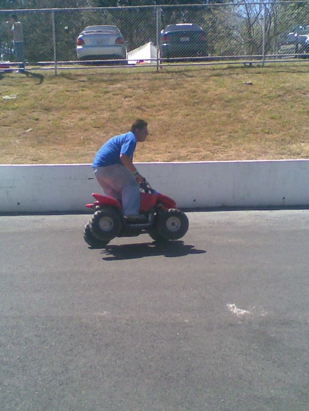 la famosa moto que rajop al safari!!!<br /><br />poder la del compa errol