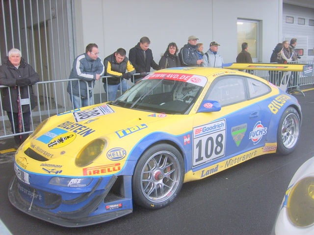 5- Land Porsche 911 GT3 RSR, Marc Basseng, Johannes Stuck, Dirk Werner. 8.15.150