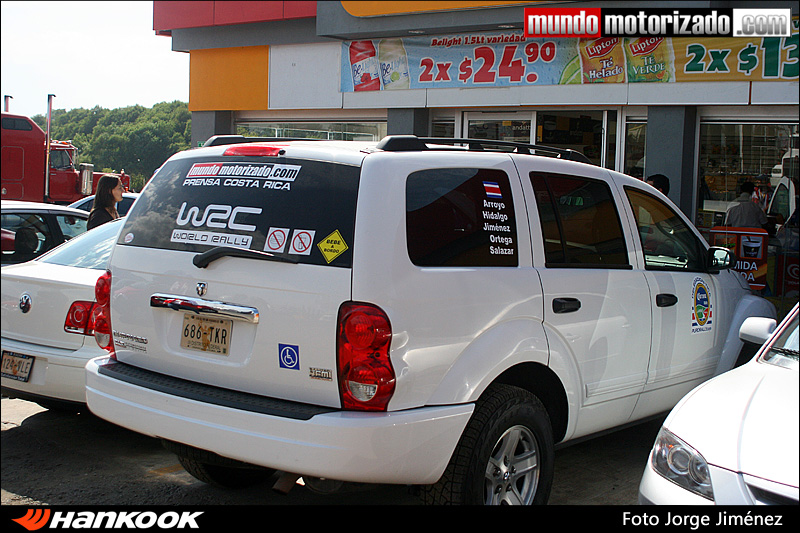 Una de las unidades moviles mm.com, por cierto va llena y adivinen que... esta la Bruja en ella.