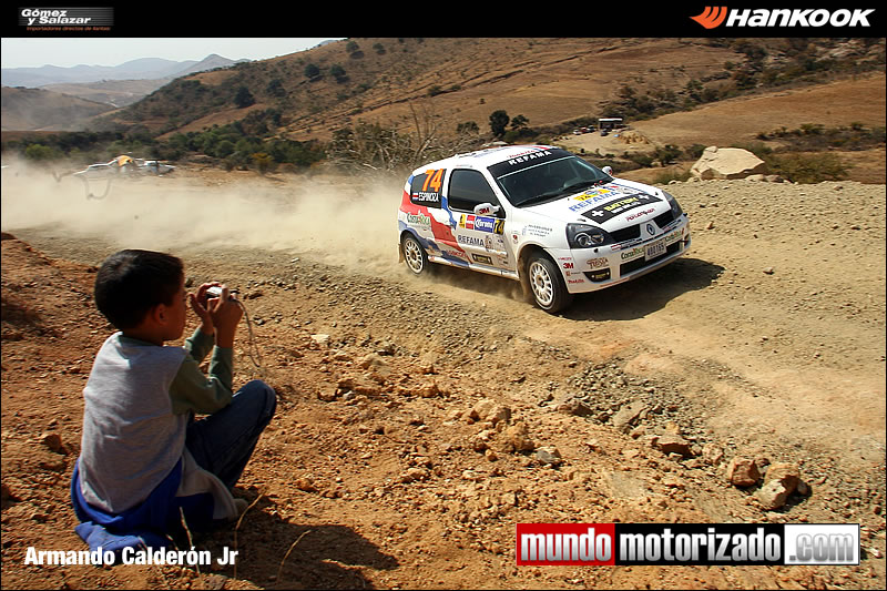 Andrés Olivares, fotografio a Remy Espinoza durante la segunda etapa del día sábado en Duarte.
