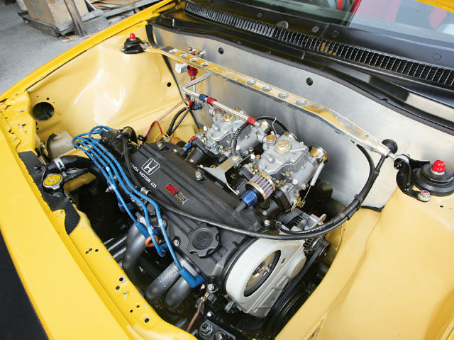0610_HT_03_Z+1987_honda_Civic_Si+underhood.jpg