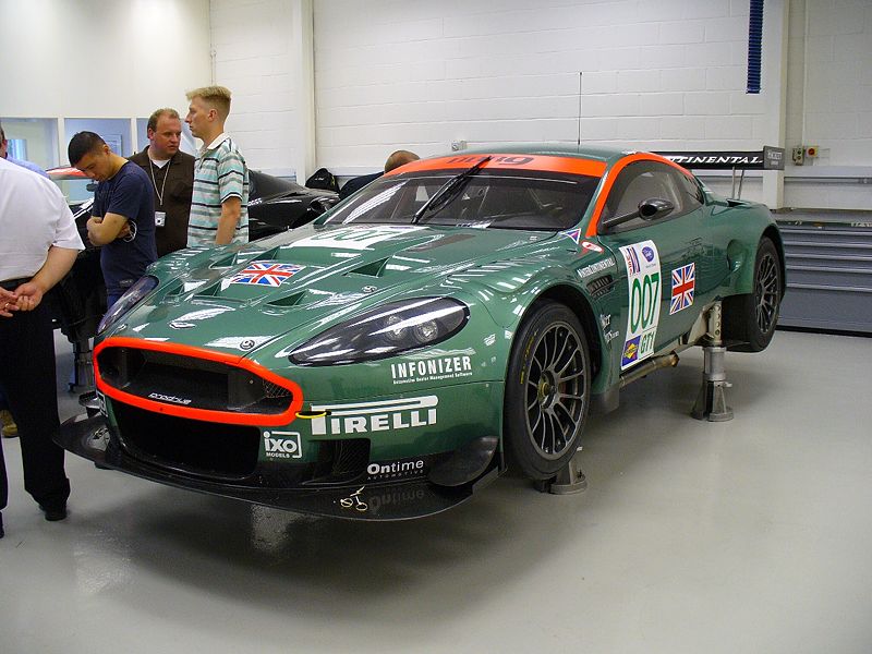 800px-Aston_Martin_DBR9_GT1_2006_No_007.jpg