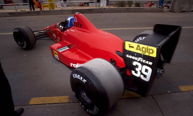 Primera salida a pista oficial del Life con Gary Brabham al volante.