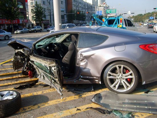 hyundai-genesis-coupe-accidente.jpg