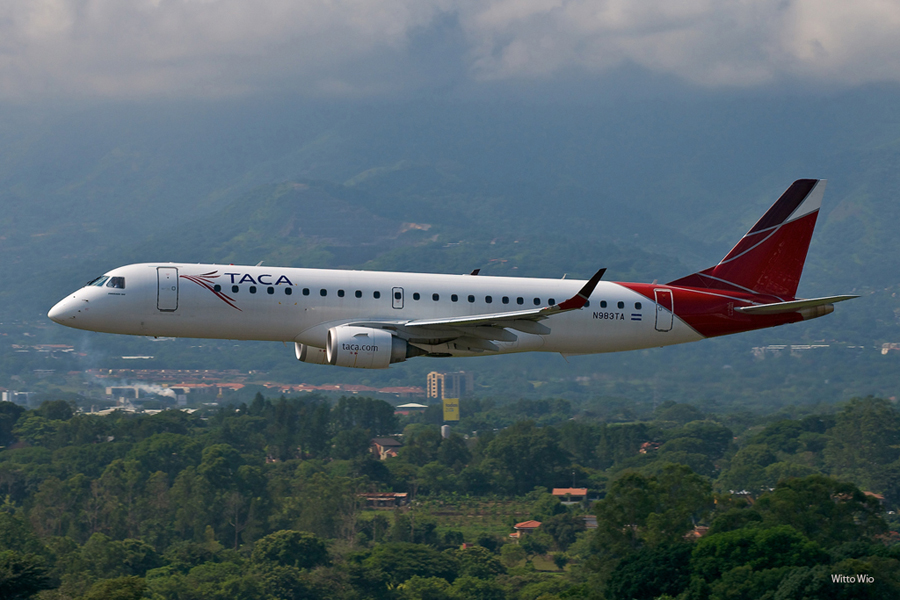 ...pasando frente a la torre...