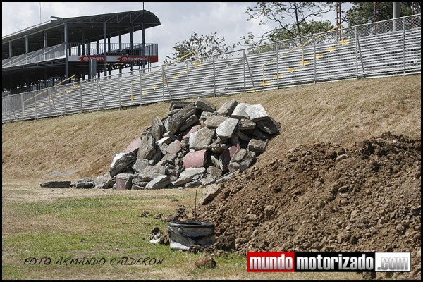 Pianos en La Guacima