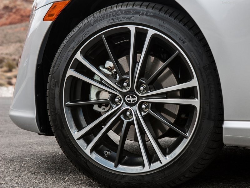 Scion-FR-S_2013_800x600_wallpaper_32.jpg
