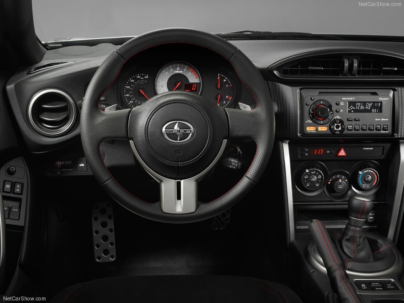 Scion-FR-S_2013_800x600_wallpaper_26.jpg