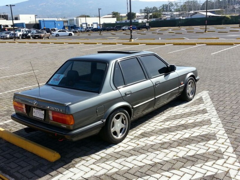 BMW e30 325I