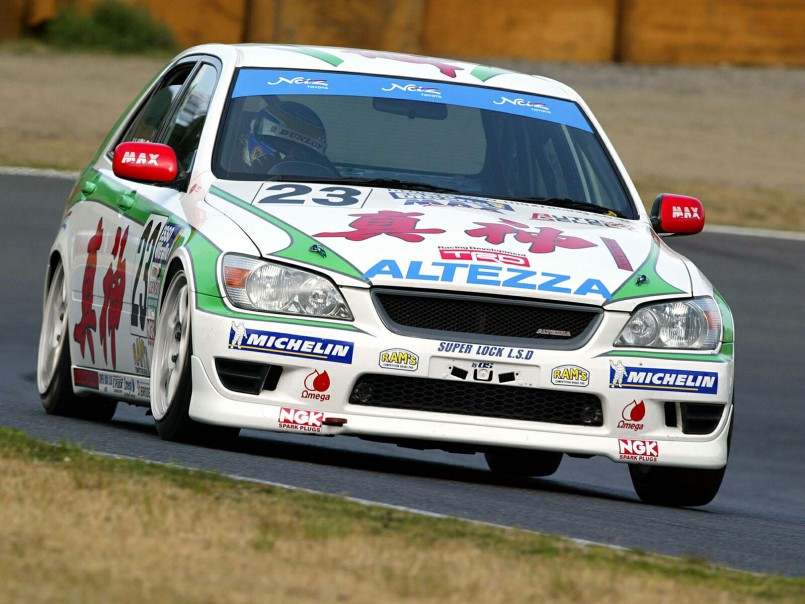 Toyota-Altezza-008.jpg