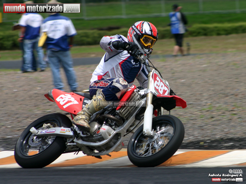 SuperMoto07.jpg