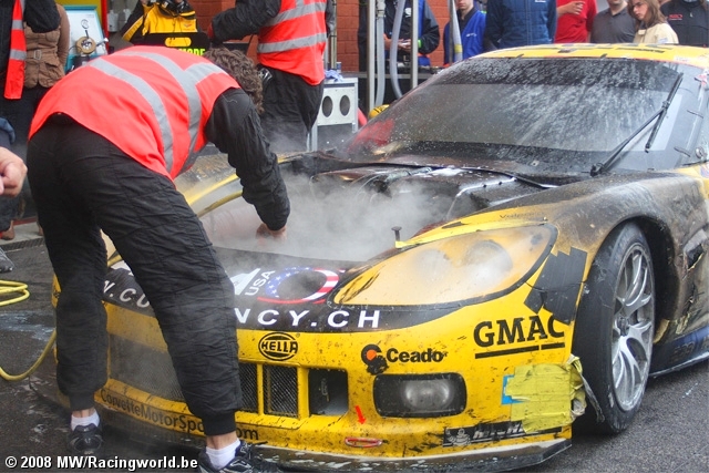 Corvette C6.R en fuego..jpg