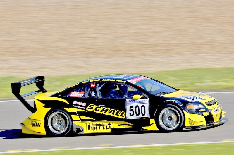 Opel Astra V8, Ex DTM de Schalk padre e hijo.