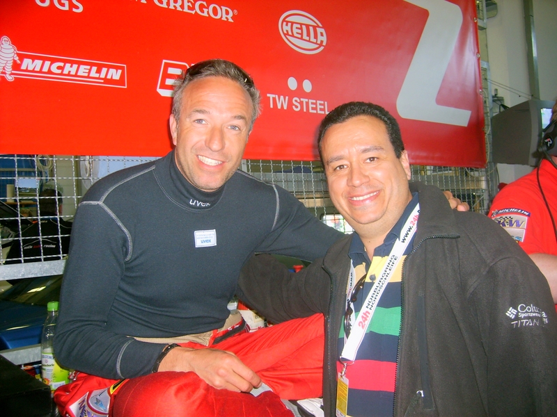 Tom Coronel , JK, deseandole suerte a un buen y parrandero amigo.