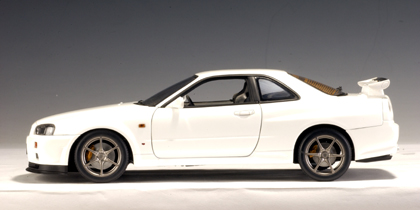 NISSAN SKYLINE R34 GTR EN HOBBYMANIA HOBBY SHOP.jpg