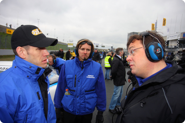 Tim Bergmeister conversa con Bernhard Muehlner.
