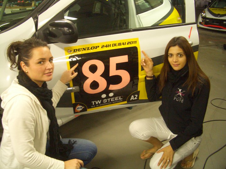 Amandine Foulard (izquierda) y Jade Handi (derecha).jpg